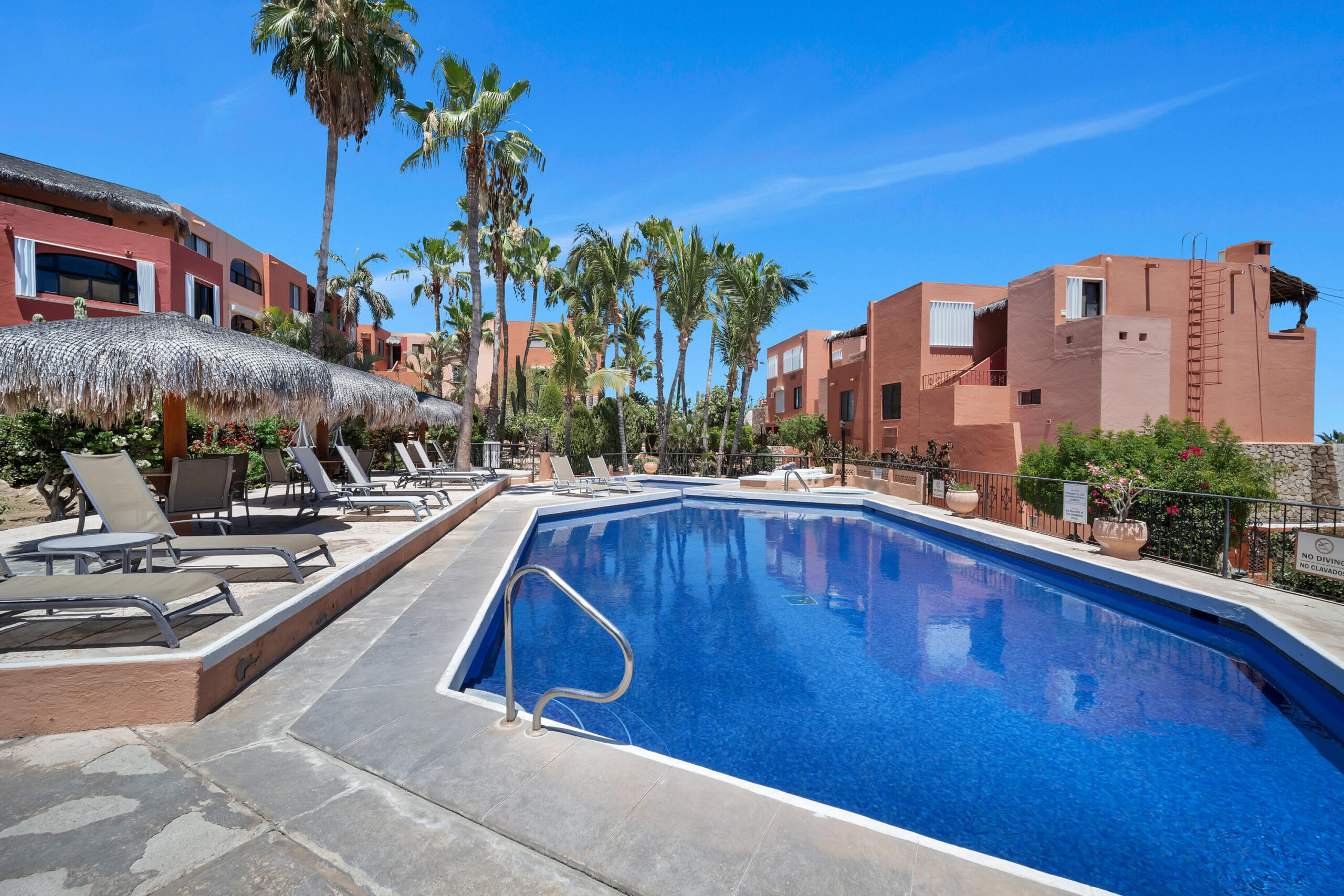 Los Cabos Cabo Bello Plaza Calafia in Cabo Bello is known for its charm, elegance, privacy, and access to one of the only swimmable beaches in Cabo San Lucas. This unique condominium features an open concept layout with 2 spacious bedrooms, each with its own en-suite bathrooms, perfect blend of comfort, privacy and functionality. Perfectly situated between two sparkling swimming pools, – CHOYA 6, LAS VILLAS DE MEXICO, San Jose del Cabo, San Jose del Cabo, BS