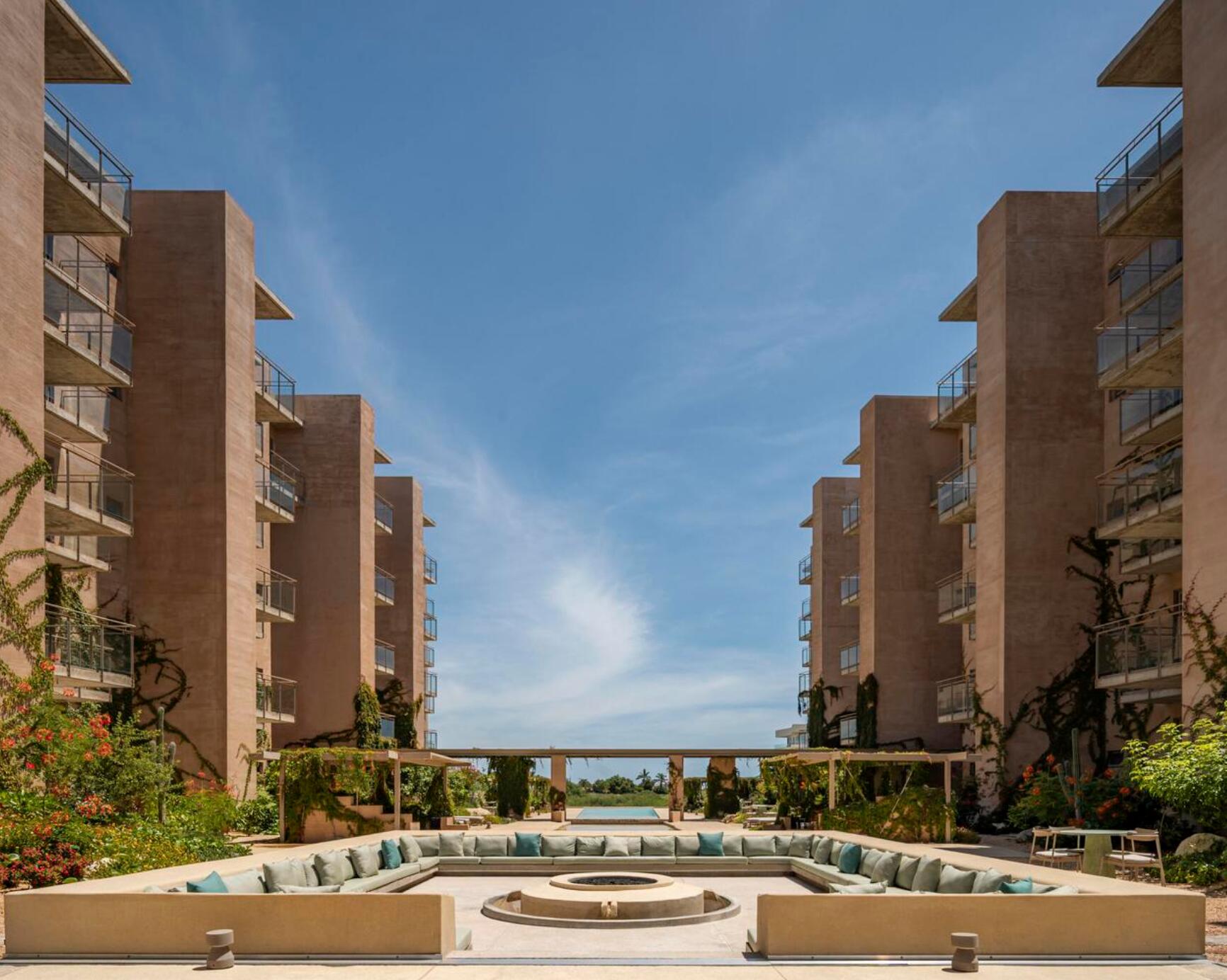 Los Cabos Las Arenas 🌵Las Arenas Los Cabos - Ready to Deliver Fully completed boutique project of 94 units with only 19 remaining. Prime location: 7 minutes to Downtown Cabo San Lucas and 5 minutes walk to iconic Medano Beach. Available 1, 2 & 3 bedroom, designed with style, comfort, and functional layouts🪴 3 bedrooms condo ! 💵 DIRECT FINANCING - with 50%. up to 3 – Gardenias, San Jose Corridor, BS