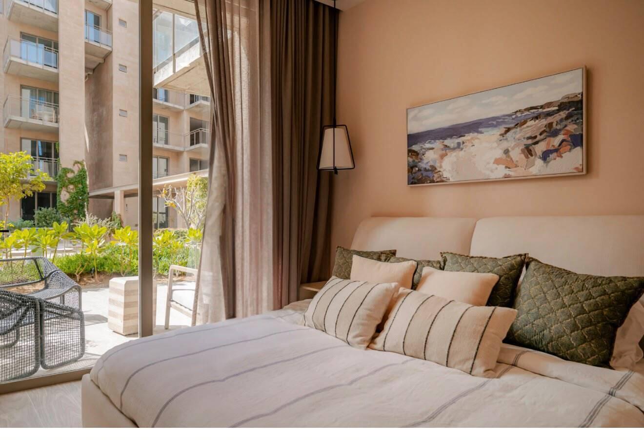 Los Cabos Las Arenas Enjoy the ultimate luxury of direct, walk-out access to the sparkling pool and premium amenities right from your terrace. the condominium A106 Beautifully designed with 2 serene bedrooms and 2 full, modern bathrooms.Thanks to its thoughtful design, the apartment is bathed in natural light, creating a remarkably warm, fresh, and welcoming atmosphere from the moment you step inside.It is located in Las Arenas, just 5 minutes away from the beach – Condo Hacienda, San Jose del Cabo, BS